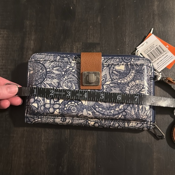 Sakroots Blue Artist Circle Wristlet Crossbody Wallet Fits Smartphone NWT - Picture 7 of 8